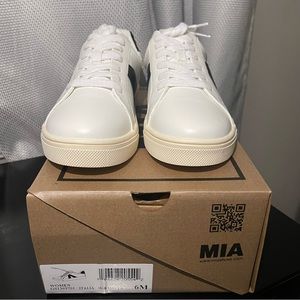 MIA Italia Low Top White Sneaker